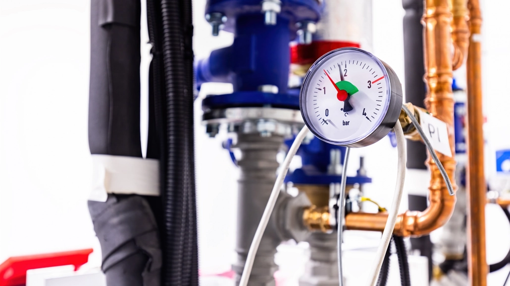 Wärmepumpe - Manometer zeigt Druckwerte an. - Traunstein und Berchtesgadener Land